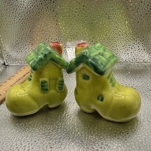 Green and Yellow House shoe shakers